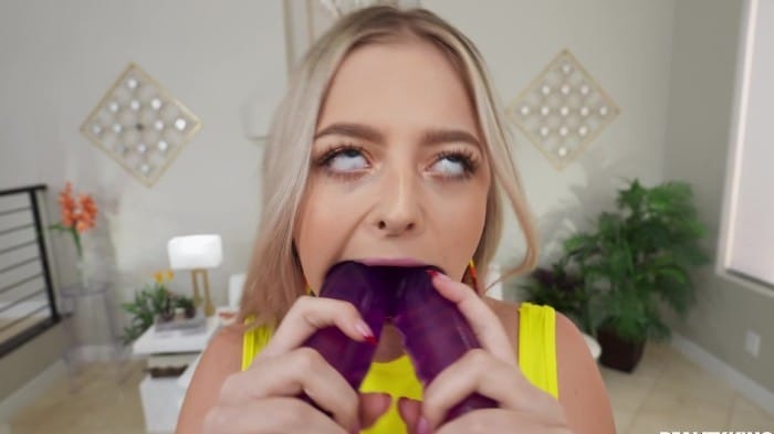 [RKPrime/RealityKings] Jill Taylor - Scrolling Through Sex (2025-05-03) [1080p]